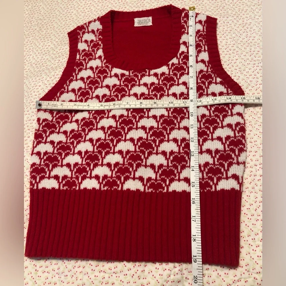 Vintage women’s pullover knit sweater vest size medium - Picture 4 of 5